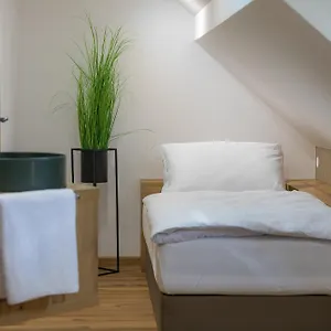 Hisa Trelc- Sobe Hotel Komenda